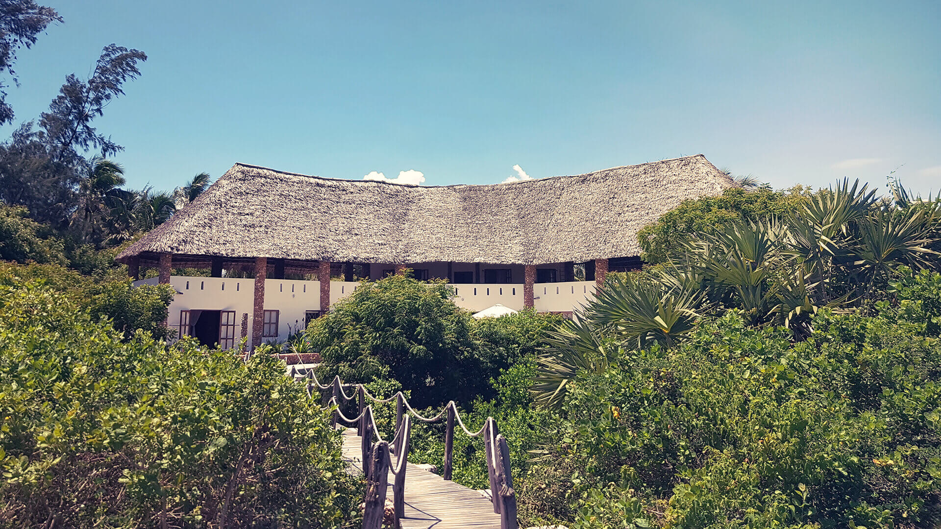 ampoja beach house